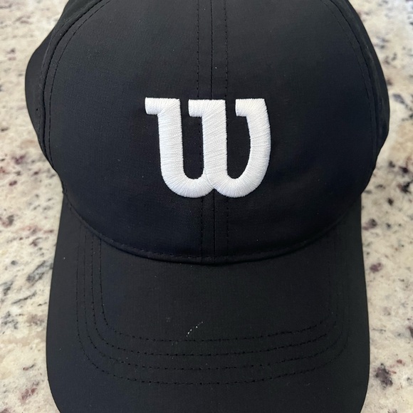 Wilson 🧢 - Picture 2 of 4